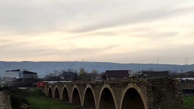 НЕСРАВНЕННЫЙ 17-тиарочный мост #дагестан #касумкент #курах #магарамкент #туризм #турист #поход #тур смотреть онлайн