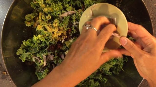 The Best Vegan Kale Salad: Spicy Kale Salad