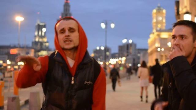 Круто зачитал реп под бит бокс в центре Москвы смотреть онлайн