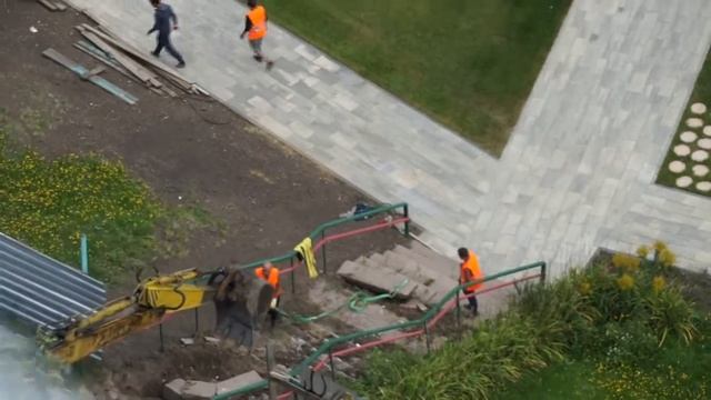 Реконструкция детского парка г Орёл в усиленном режиме - наблюдение за 13 08 2020г смотреть онлайн