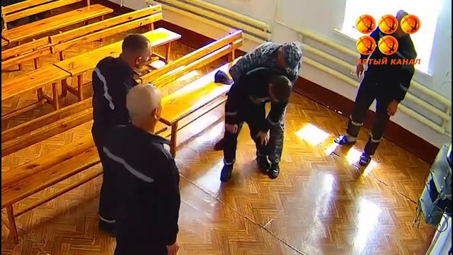 Подавился конфетой. смотреть онлайн