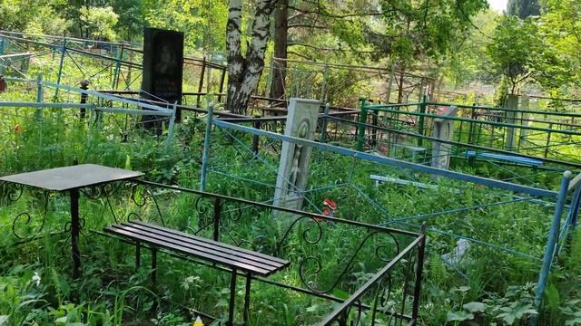 Могила Олимпийского чемпиона Александра Воронина... явно не чинуша... смотреть онлайн
