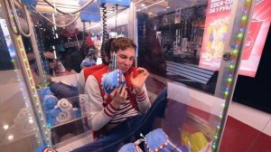 Я ЗАСТРЯЛ В АВТОМАТЕ С ИГРУШКАМИ! / Пушер влог