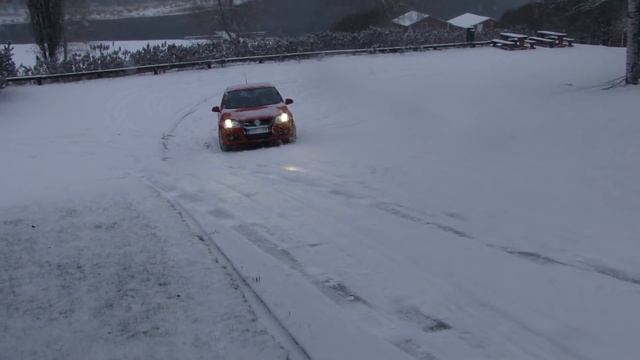 Golf 2.0TDI 4motion with studless Michelins смотреть онлайн