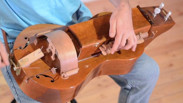 Hurdy-gurdy chromatic - Колёсная лира хроматическая смотреть онлайн