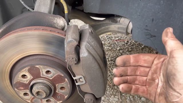 Audi vibration while driving & braking wobble shaking seized stuck brakes caliper piston a4 a5 a6 q смотреть онлайн