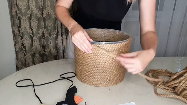 Цветочный горшок из пластмассового ведра и каната/джута.Flower pot made of plastic bucket and jute смотреть онлайн
