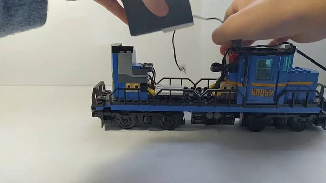 Как поставить фонарики на лего поезд 60052 ? смотреть онлайн