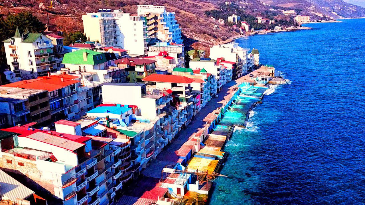 Крымчане массово продают свои ОТЕЛИ у моря. ЖАРА в КРЫМУ. Санта Барбара настоящая крымская ИТАЛИЯ. смотреть онлайн