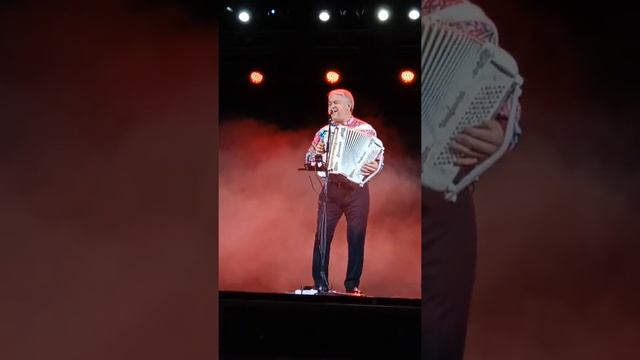 Валерий Семин в Екатеринбурге. Я краснею, я бледнею, вот такая вот любовь. "о-е-ей". смотреть онлайн