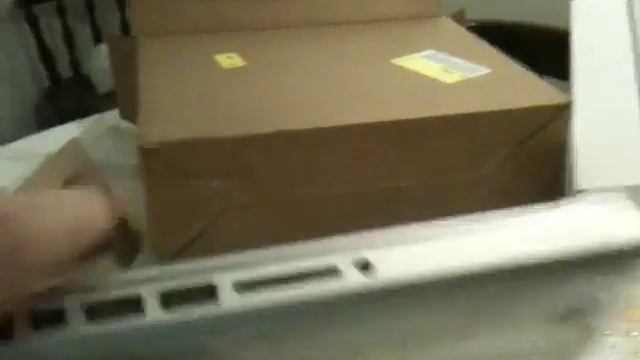 Unboxing 2009 New Unibody Macbook pro смотреть онлайн