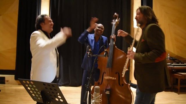 Manolo Carrasco, Juan Parrilla, Yelsy Heredia - Promo Gipsy Jazz Flamenco смотреть онлайн