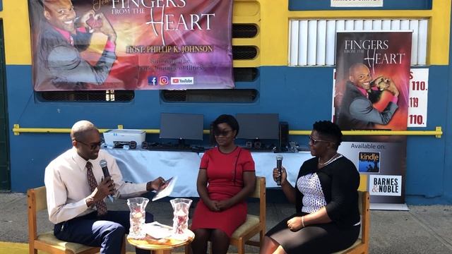 Computers donated to Windsor School of Special Education from the sale of “Fingers from the Heart” смотреть онлайн