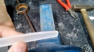 Ремонт гитары.Замена нижнего порожка на электроакустической гитаре