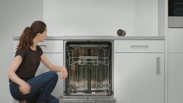 How to change the drain filter of your Electrolux dishwasher? смотреть онлайн