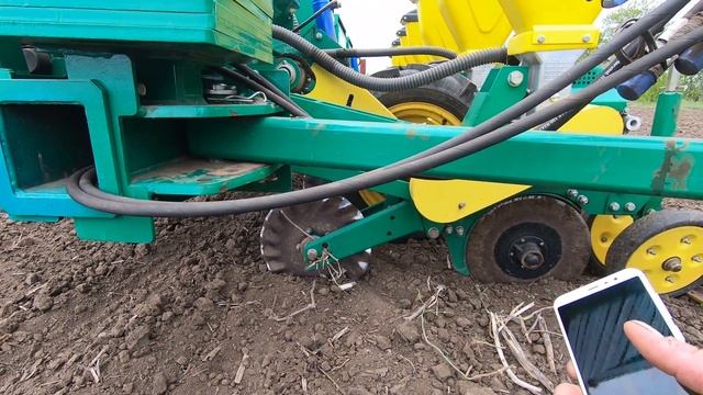 У людей уже всходы , а мы только начали посев подсолнуха под гранстар - Multicorn Pro 560 смотреть онлайн