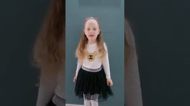 Кучева Екатерина, 4 года, отрывок из стихотворения М.Ю.Лермонтова "Бородино" смотреть онлайн