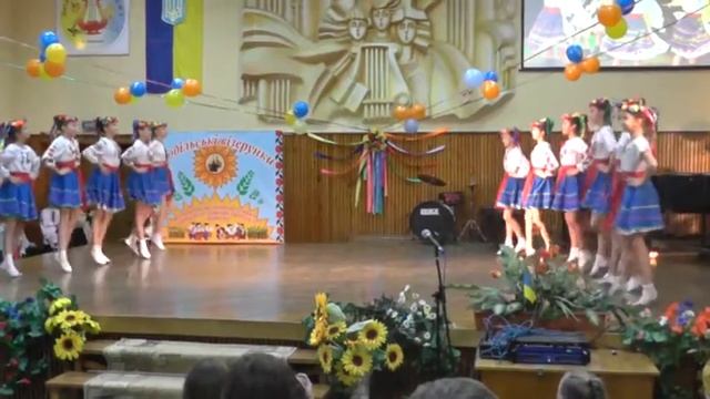 танець ,,ПЛЕСКАЧ" смотреть онлайн