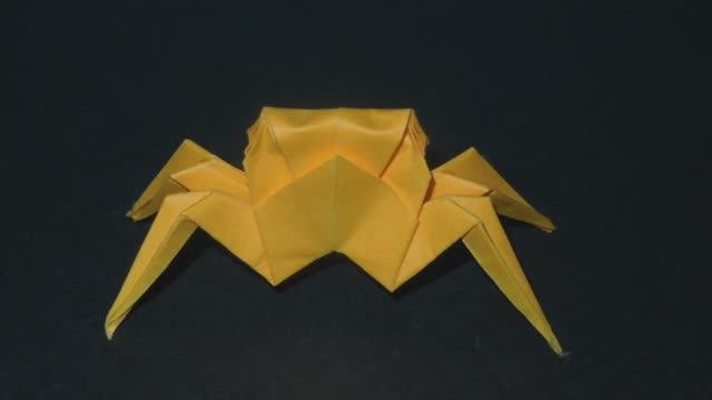 Как сделать краба из бумаги. Оригами краб.mp4 смотреть онлайн