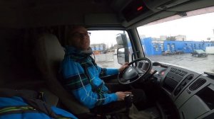 Как правильно заводить и глушить фуру.Первый раз за рулем фуры. Уроки вождения от Ярослава кат С+Е