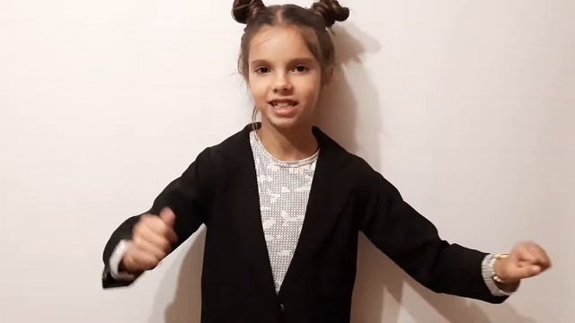 А.И Крылов басня ,,Лебедь,рак и щука." Читает Андрющенкова Александрина. смотреть онлайн