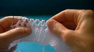 Вязание ажурной шапочки на круговых спицах.Knitting lace cap on circular needles.