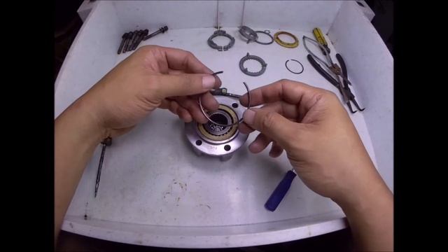 4x4 Auto Lock Hub DISASSEMBLY Overhaul = PART 2 смотреть онлайн