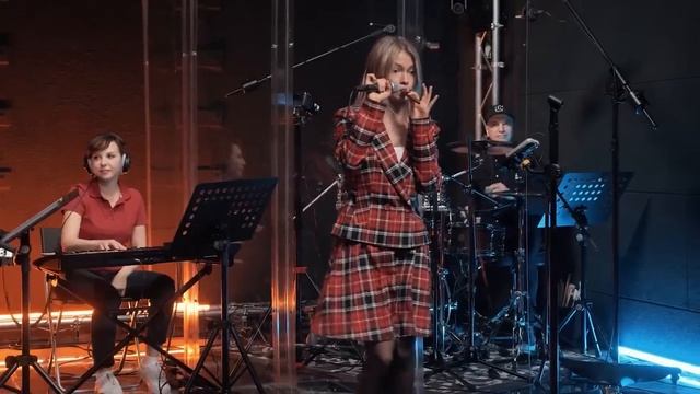 Саша Капустина и МУЗLOFT BAND - Zaz - Je veux на русском смотреть онлайн