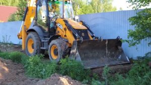 ЧТО ОН ТВОРИТ?! ВЫРАВНИВАНИЕ УЧАСТКА ТРАКТОРОМ