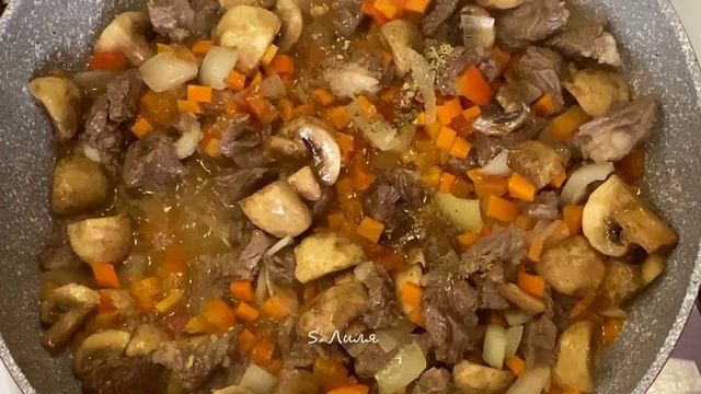 Шикарный рис с мясом, грибами и овощами. смотреть онлайн