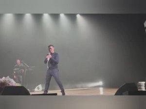 Юрий Шатунов/ подборка с концертов/ общение с залом/ "Ромашки"/ немного юмора.