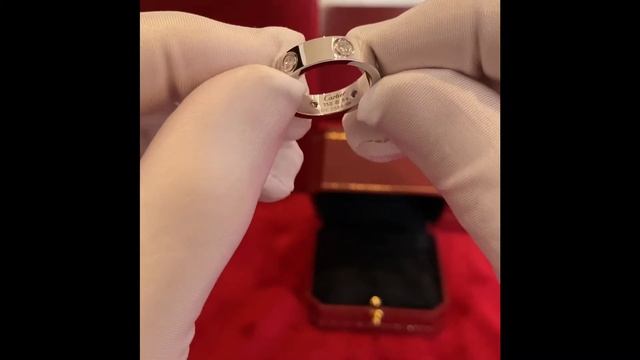Unboxing Video | Cartier Love Ring, 6 Diamonds White Gold смотреть онлайн