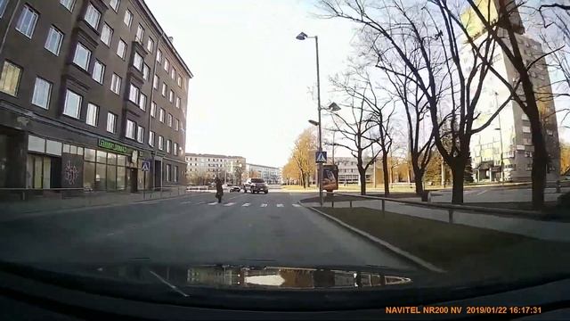 Нарва, ул. Пушкина, Narva linn, Puškini tn 22.03.2020. Главное кольцо. ОЙ, не туда поеахл. смотреть онлайн
