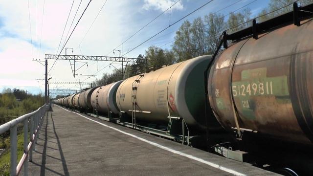 Электровоз 2ЭС4к-032 с грузовым смотреть онлайн