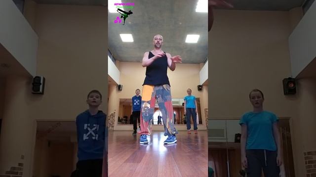 ОБУЧЕНИЕ ТАНЦАМ ИЗ ТИК ТОК ТАНЦЫ 2021 / ШАФЛ ТАНЕЦ НОГАМИ ДЛЯ НОВИЧКОВ. смотреть онлайн