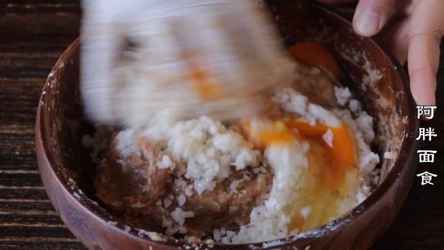 冬天要多吃莲藕，做法简单又营养，一人一碗真过瘾！【阿胖面食】 смотреть онлайн
