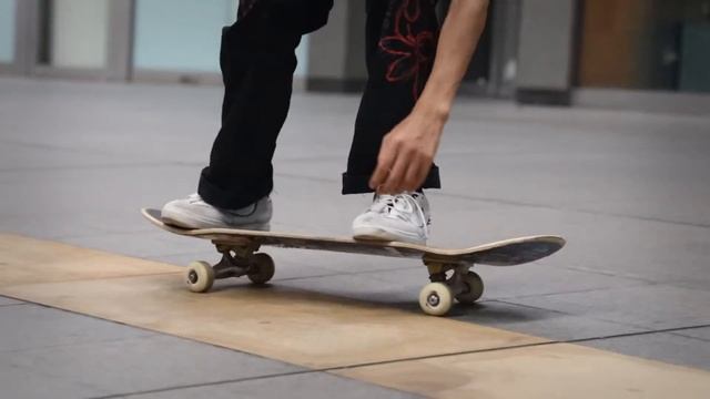 SKATERS DAY IN THE CITY & ANIME TOWN смотреть онлайн