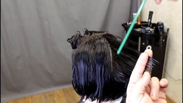 Женская короткая стрижка.women's haircut, Как подстричь круглую форму. смотреть онлайн