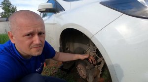 Замена передних тормозных колодок Ford Focus 3 2011 года