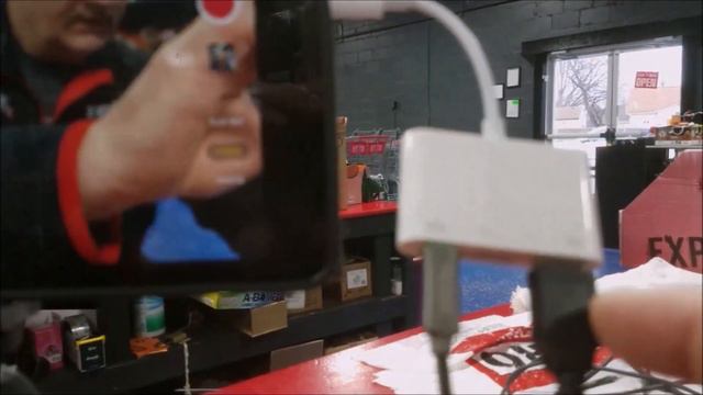 Use a USB Microphone on an iPad/Phone смотреть онлайн