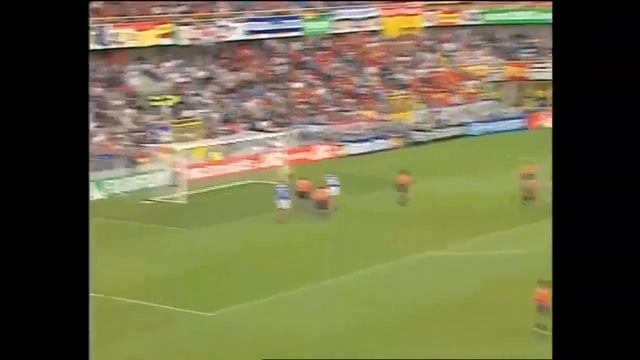 UEFA Euro 2000 - Goal Compilation смотреть онлайн
