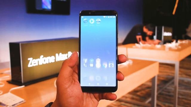 Asus Zenfone Max Pro M1 Unboxing & First Look - The Redmi Note 5 Pro Killer?? смотреть онлайн