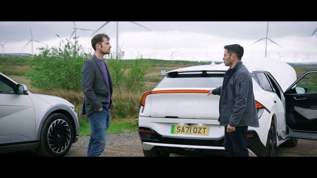 KIA EV6 vs. HYUNDAI IONIQ 5: Which is the better EV? смотреть онлайн
