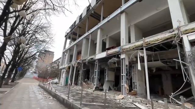 Мариуполь. Пр-т Миру, 76, бывшее кафе "Хлеб дю солей" смотреть онлайн