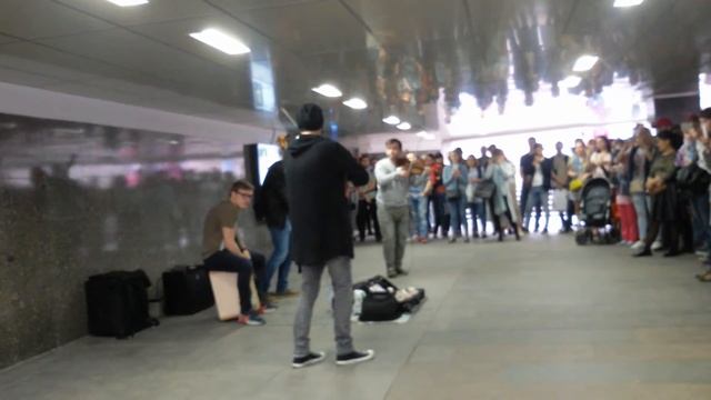 Красивая музыка. Новый Арбат. Москва. Street Performers in Arbat Street, Moscow смотреть онлайн
