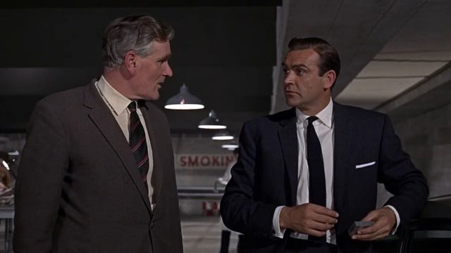 Goldfinger - Q shows 007 the DB5 смотреть онлайн