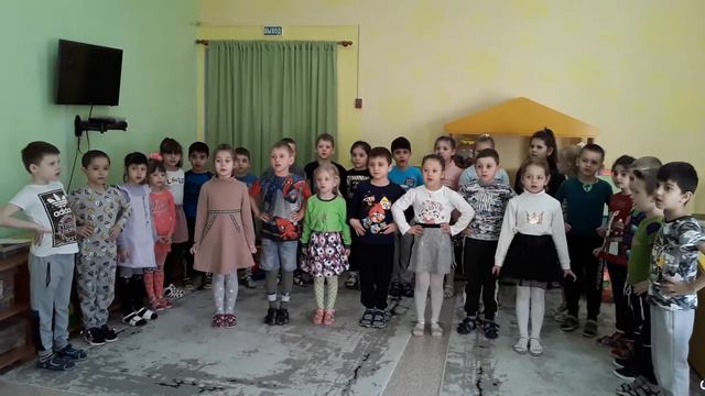в честь юных героев ВОВ воспитанники группы 3 поют песню Витя Черевичкин. смотреть онлайн