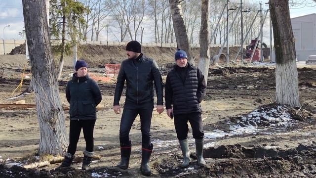 На Арбинских водоочистных сооружениях круглосуточно продолжаются работы по отсыпке водооградительной дамбы