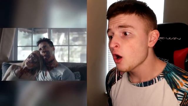 Парень смотрит короткометражные ужастики ЖЕСТЬ (Озвучка) смотреть онлайн