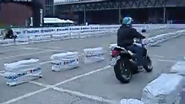 Giorgio Ron prova Suzuki Gladius p.2 смотреть онлайн